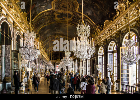 Sala grande anche sapere come la Sala degli Specchi del Palazzo di Versailles in Francia Foto Stock