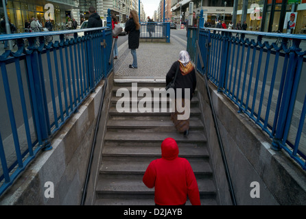 Berlino, Germania, a partire Franzoesische Street stazione metropolitana sulla Friedrichstrasse Foto Stock