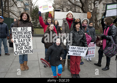 Un milione di mamme per il controllo dell'arma dimostrazione in NYC on gennaio 21, 2013 per chiamare per pistola più severe e regolamenti di munizioni. Foto Stock