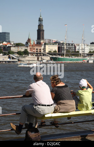 Amburgo, Germania, sull'Elba persone Foto Stock