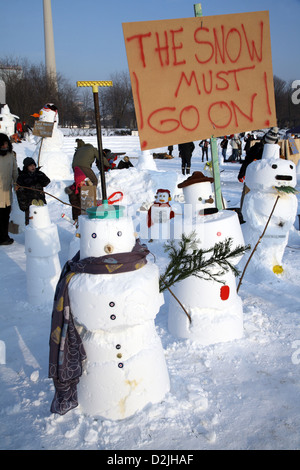 Berlino, Germania, Snowman dimostrazione contro il cambiamento climatico da parte dell'initiator Entegra Foto Stock