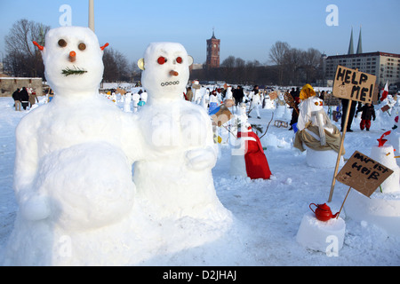 Berlino, Germania, Snowman dimostrazione contro il cambiamento climatico da parte dell'initiator Entegra Foto Stock