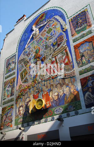 Lo spirito di Soho, murale in Broadwick Street, vicino a Carnaby Street Londra Foto Stock