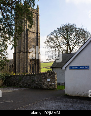 Ashburton, Devon, Inghilterra. 24 gennaio 2013. St Andrews chiesa e sala della chiesa a Ashburton, Devon. Foto Stock