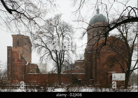 Berlino, Germania, le rovine della chiesa di St. Michael su Michaelkirchplatz Foto Stock