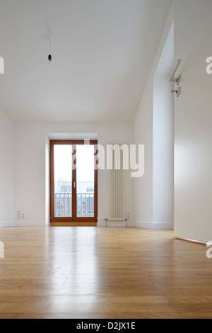 Berlino, Germania, camere con pavimenti in parquet e finestre in legno Foto Stock