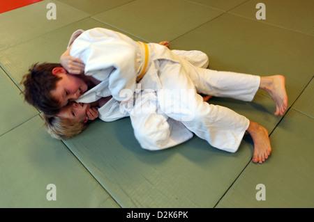 Berlino, Germania, i bambini in un corso di judo Foto Stock