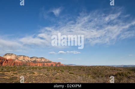 Vista tipica della parte ovest di Sedona con un big sky in Arizona USA Foto Stock