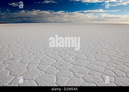 Alba sul Salar de Uyuni, mondi più grande lago salato, Bolivia, Sud America Foto Stock