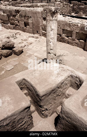 Battistero Cruciformed nell antica Mamshit (Memphis), Israele Foto Stock