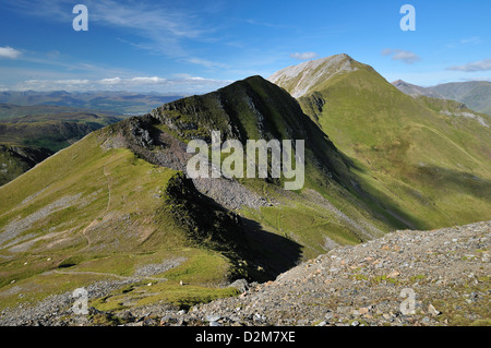 La Munro Sgùrr un' Mhaim (1099m) nella gamma Mamore a sud di Glen Nevis. La cresta di shadowing è chiamato il Devil's Ridge Foto Stock