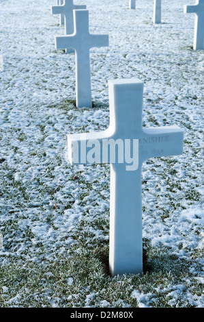 La guerra americana Memorial Cemetery a Madingley Cambridge Regno Unito nella neve in inverno Foto Stock