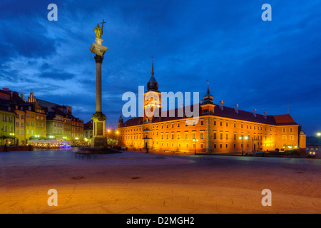 La piazza del castello sulla Città Vecchia di Varsavia, Polonia Foto Stock