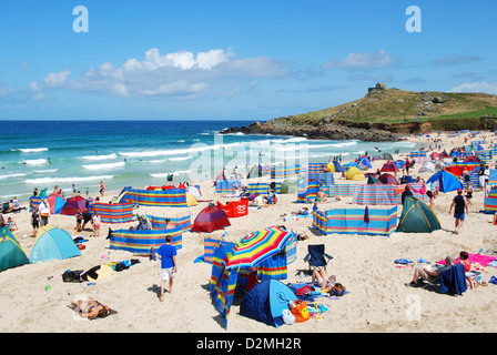 Una giornata d'estate a Porthmeor Beach, St. Ives, Cornwall, Regno Unito Foto Stock