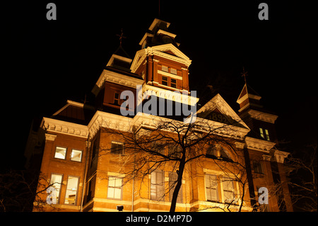 Night Shot del vecchio municipio edificio, parte di Whatcom County Museum Complex, Bellingham, nello Stato di Washington, USA Foto Stock