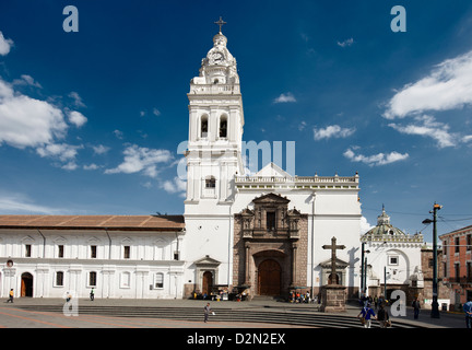 Santo Domingo Monastero e chiesa e Plaza, Quito Ecuador Foto Stock