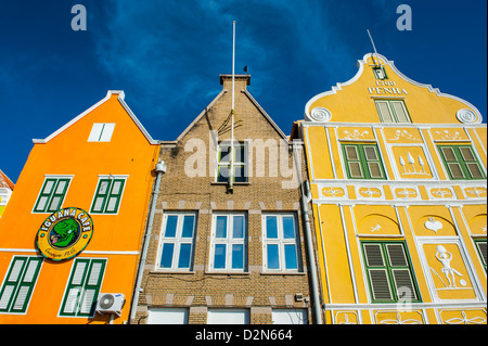 Case olandesi a Sint Annabaai in Willemstad, Curacao, ABC, isole Antille Olandesi, West Indies Foto Stock