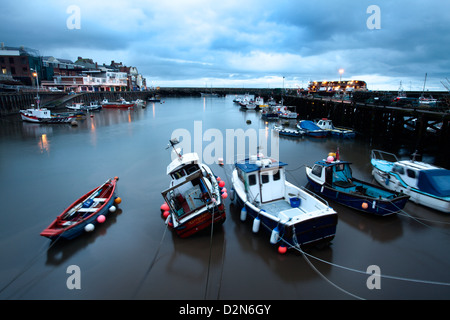 Barche da pesca in porto a Bridlington, East Riding of Yorkshire, Yorkshire, Inghilterra, Regno Unito, Europa Foto Stock