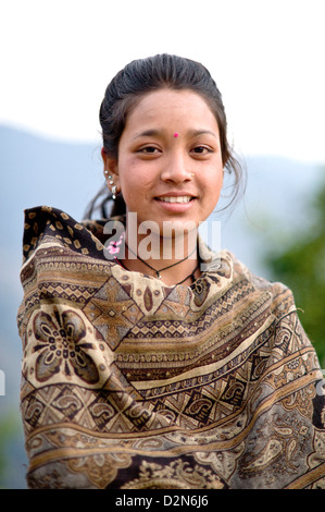 Ritratto di Samdhana Gurung, Ghandruk, Annapurna Himal, Himalaya, Nepal, Asia Foto Stock