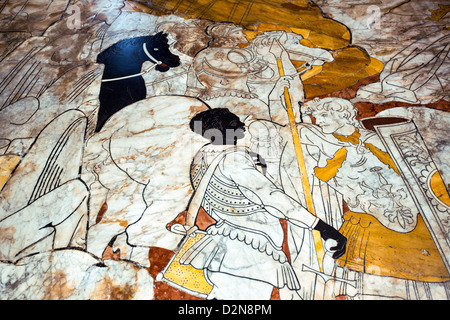 L'Italia, Siena, intarsi di marmi colorati del Duomo il piano Foto Stock