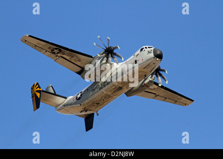 Grumman C-2 Greyhound aerei cargo con otto-bladed eliche Foto Stock