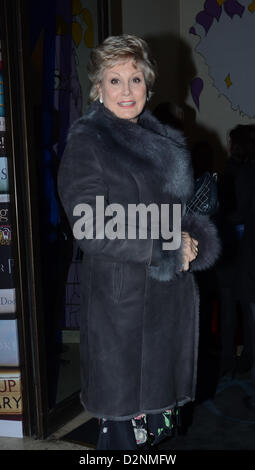 Londra, Regno Unito. Il 29 gennaio 2013. Angela Rippon: Costa libro del premio di anno 2012 Arrivi,Londra, Regno Unito. Credito: Duncan Penfold / Alamy Live News Foto Stock