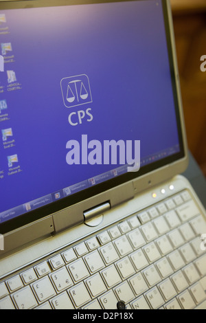 Foto che illustra l'utilizzo della tecnologia all'interno della corte, in particolare una pastiglia. Foto è Maidstone magistrati nel Kent Foto Stock