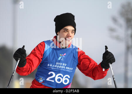 Pyeongchang, Corea del Sud. Il 30 gennaio 2013. I giovani atleti del Cross Country eseguire durante il 1° giorno al mondo Winter Special Olympics in Puengchang in Corea nel gennaio 30,2013. Credito: Yiannis Kourtoglou / Alamy Live News Foto Stock