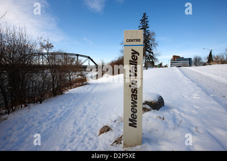 Meewasin Valley Trail center nella neve lungo amicizia parco vicino al fiume downtown Saskatoon Saskatchewan Canada Foto Stock