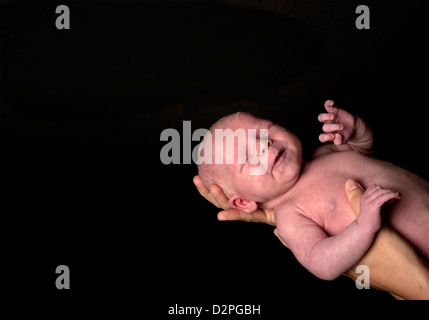 Freiburg, Germania, Ritratto di un neonato Foto Stock