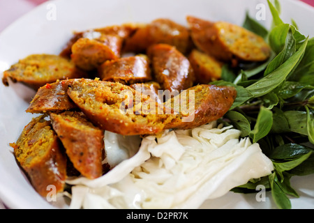 Tailandese settentrionale salsiccia piccante (Sai Oua) Foto Stock