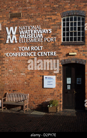 Tom Rolt Conference Centre e National Waterways Museum, Ellesmere Port, Wirral, Cheshire, Inghilterra, Regno Unito. Foto Stock
