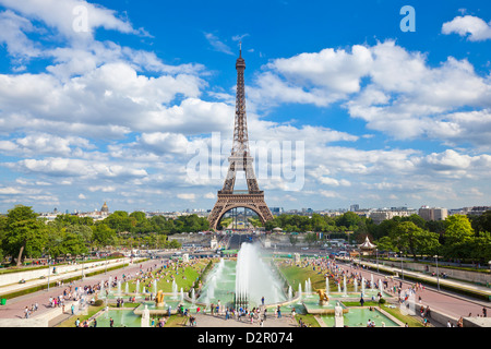 La Torre Eiffel e del Trocadero fontane, Parigi, Francia, Europa Foto Stock
