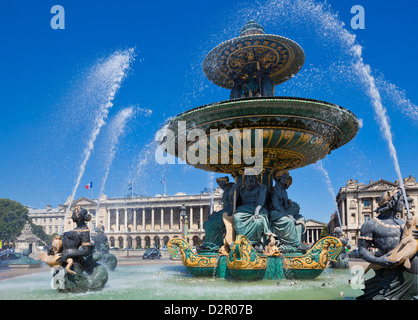 Fontane in Place de la Concorde, Paris, Francia, Europa Foto Stock