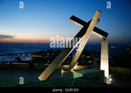 Largo da Cruz Quebrada (caduto croce), Pelourinho, Salvador (Salvador de Bahia), Bahia, Brasile, Sud America Foto Stock