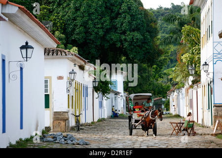 Tipiche case coloniali nella parte storica di parati, Stato di Rio de Janeiro, Brasile, Sud America Foto Stock