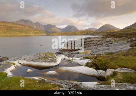 Cullin montagne da Loch Slapin, Isola di Skye, Ebridi Interne, Scotland, Regno Unito, Europa Foto Stock