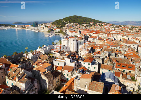 Split, Croazia, tetti di palazzo di Diocleziano,skyline di Split, Croazia Foto Stock