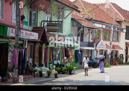Scena di strada a Kochi (Cochin), Kerala, India, Asia Foto Stock