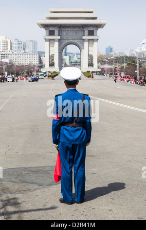 Street festeggiamenti in occasione del centenario della nascita del Presidente Kim Il Sung, 15 aprile 2012, Pyongyang, Corea del Nord Foto Stock