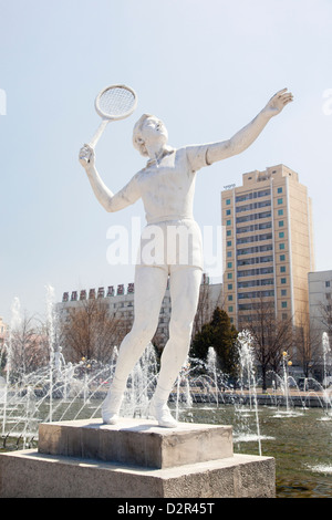 Fontane di fronte a Pyongyang Indoor Sports Stadium, Pyongyang, Corea del Nord Foto Stock