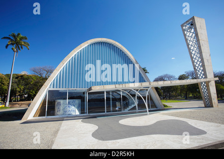 Chiesa di San Francesco di Assisi, progettato da Oscar Niemeyer, Lago Pampulha, Pampulha, Belo Horizonte, Minas Gerais, Brasile Foto Stock