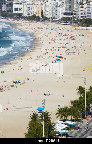 Vista della spiaggia di Copacabana, Copacabana, Rio de Janeiro, Brasile, Sud America Foto Stock
