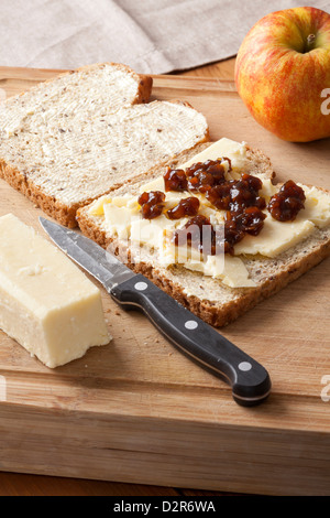 Formaggio e Branston Pickle sandwich Foto Stock