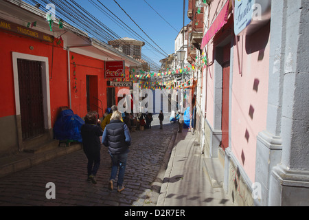 La gente camminare lungo le streghe" Mercato, La Paz, Bolivia, Sud America Foto Stock