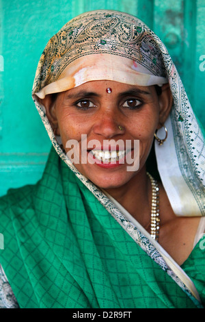 Sorridente donna indiana, Nandgaon, Uttar Pradesh, India, Asia Foto Stock