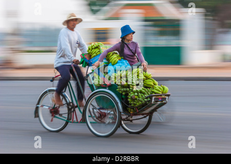 Sisowath Quay, Phnom Penh, Cambogia, Indocina, Asia sud-orientale, Asia Foto Stock