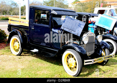 1925 American Ford Modello T il prelevamento da Sarasota orgoglio e gioia car show in Florida Foto Stock