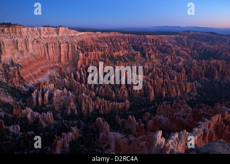 Alba dal punto di Bryce, Parco Nazionale di Bryce Canyon, Utah, Stati Uniti d'America, America del Nord Foto Stock