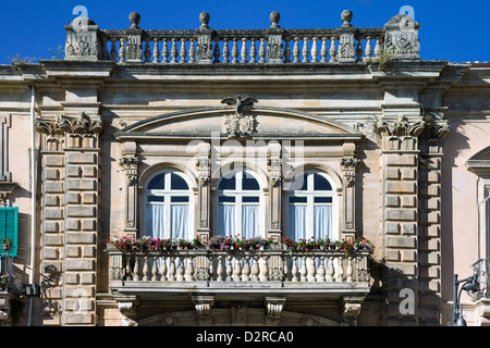 L'Italia, sicilia,,Ragusa Ibla, Piazza del Duomo, il palazzo di Sanfilippo balcone Foto Stock